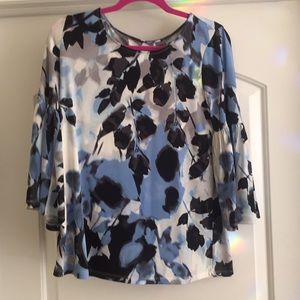 Beautiful NWT CALVIN KLEIN PRINT BLOUSE